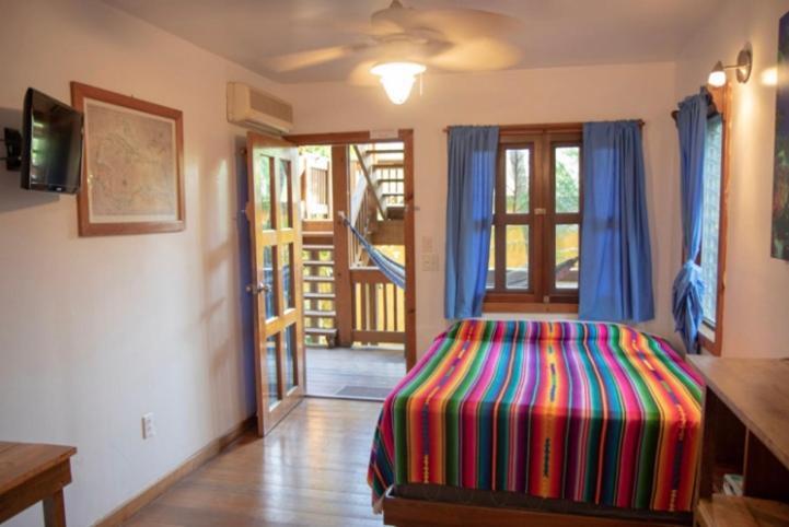 Sea Breeze Inn Вест-Энд Экстерьер фото